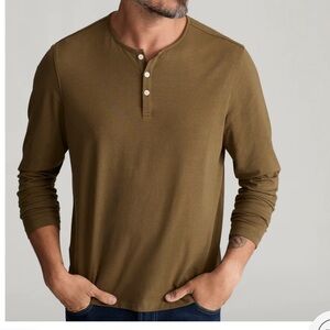 UnTuckit EcoSoft Henley Medium